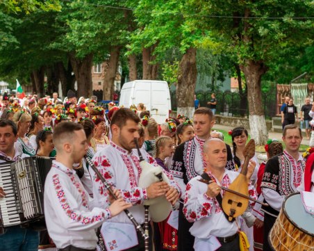 Над 1000 пазители на народното творчество събират Петровските празници в Ягодово