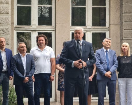 Строителството на ОУ „Кн. Александър I” - догодина, местят парите към Хуманитарната гимназия