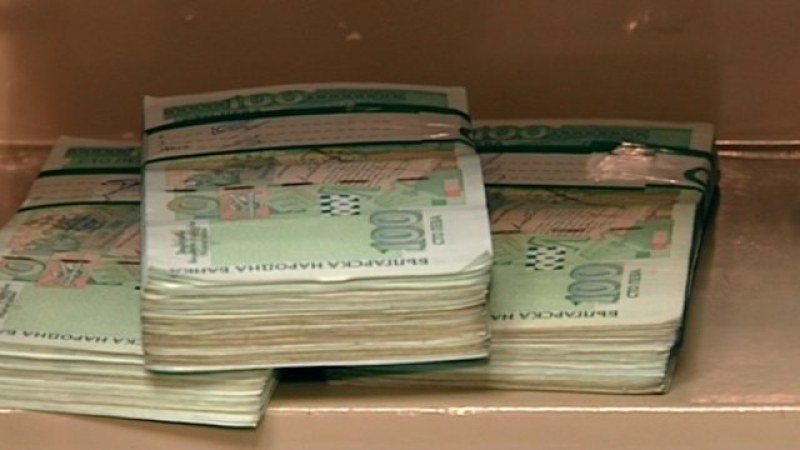Криминалист за хванатите с 10 бона полицаи: Били са покровителствани