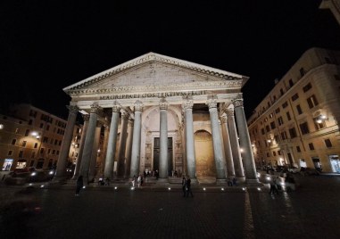 Желаещите да посетят Пантеона в Рим един от най добре запазените