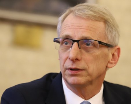 Денков: Поставих въпроса за розовото масло в Брюксел