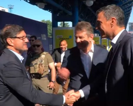 Испанският премиер с изненадваща визита в Киев