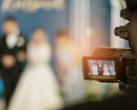 Измама! Пловдивски видеооператор остави десетки двойки без филм от сватбата им