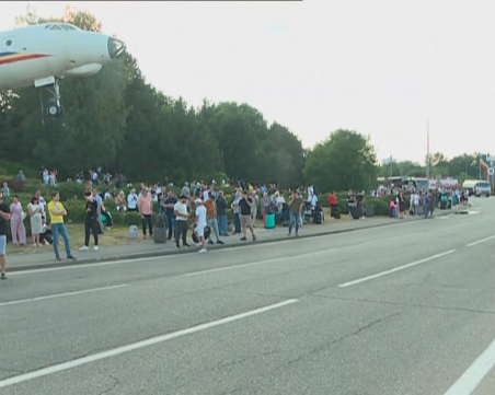 Пасажер откри стрелба на летището в Кишинев, има загинали