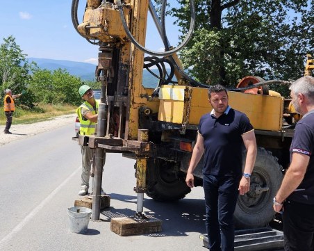 Започнаха дейностите по ремонта на основен път в Пловдивско за 6 млн. лева