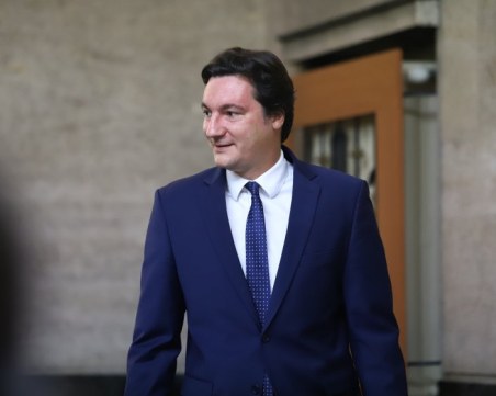 От министър към съветник на президента: Крум Зарков става секретар по правните въпроси на Румен Радев