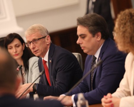 Асен Василев: Най-бедните пенсионери ще получат добавка