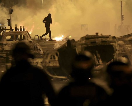 Продължават безредиците във Франция, десетки са арестувани