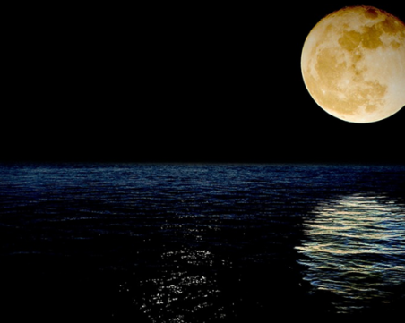 Тази нощ Суперлуната ще бъде 14 000 мили по-близо до Земята