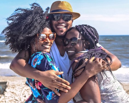 Важно е да носим слънчеви очила през лятото, а и не само