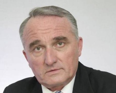 Бащата на Деница Сачева от ГЕРБ част от сдружението на Гешев, тя му пожела здраве