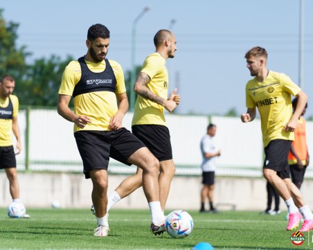 Ботев поднови тренировки, играе две контроли в края на седмицата