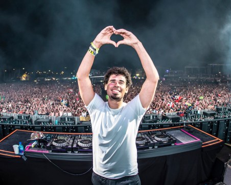 DJ Afrojack забавлява на фестивала Solar в Пловдив