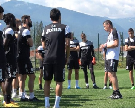 Локо се справи с румънци в третата си контрола, Минчев се завърна с гол