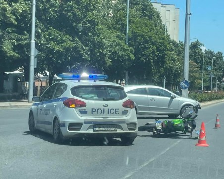 22-годишна шофьорка блъсна моторист в Пловдив