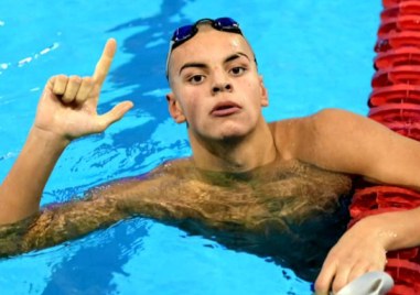Страхотната форма на 17 годишния български плувец Петър Мицин през 2023 а