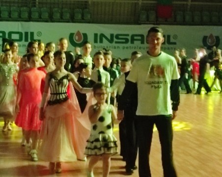 Деца със специални потребности бяха специални гости на голяма състезание по спортни танци в Пловдив