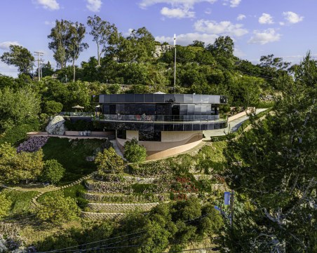 Каква е цената на най-известната въртяща се къща?