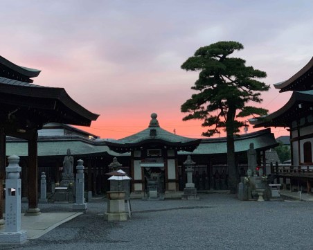 88 японски свещени храма показва фотоизложба в галерия „Капана