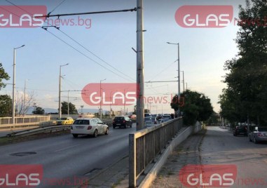 Нов пътен инцидент е станал в Пловдив Камион и лека