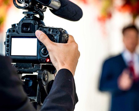 Още двойки пропищяха от измамата на пловдивския видеооператор