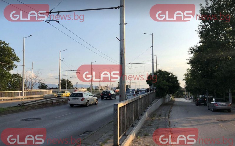 Нов пътен инцидент е станал в Пловдив. Камион и лека