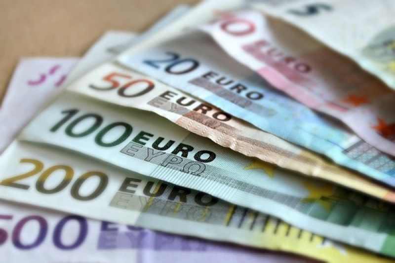Парламентът отхвърли референдума за еврото