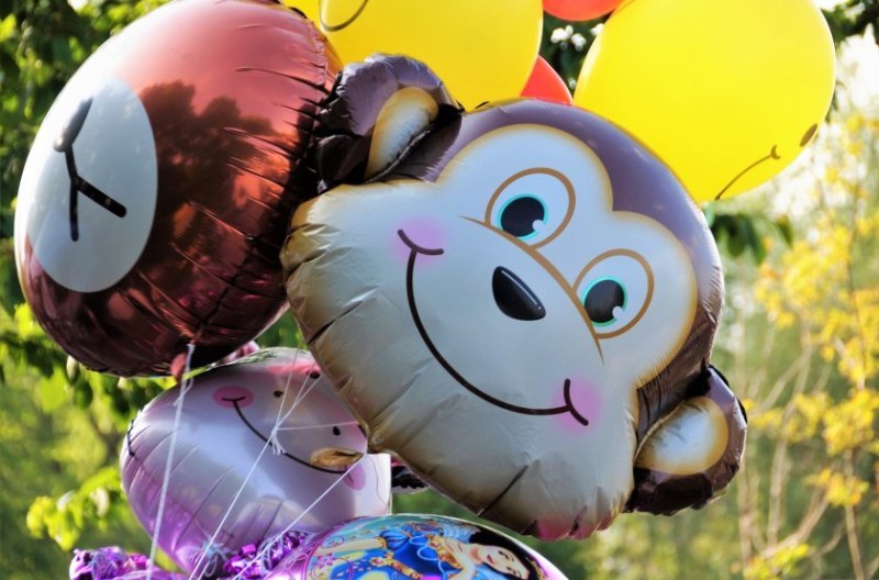 Детски балон с хелий гръмна! Мъж получи изгаряния