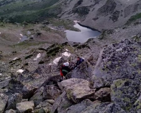 Жена пострада тежко в Пирин, планински спасители се притекоха на помощ