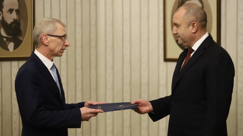 Денков: Не съм направил капан на президента, информирах го за Зеленски
