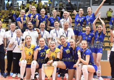 Пловдивският волейболен треньор Иван Петков спечели нов трофей в кариерата