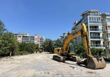 Събориха сградата на бившия хотел Афродита в Смирненски а на