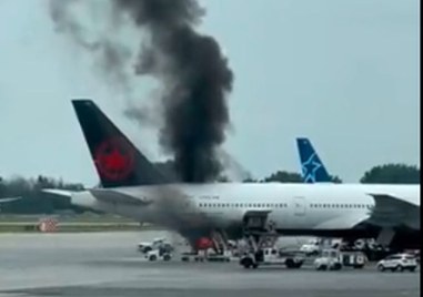 Горящ самолет на Air Canada стресна пътниците на летището в неделя