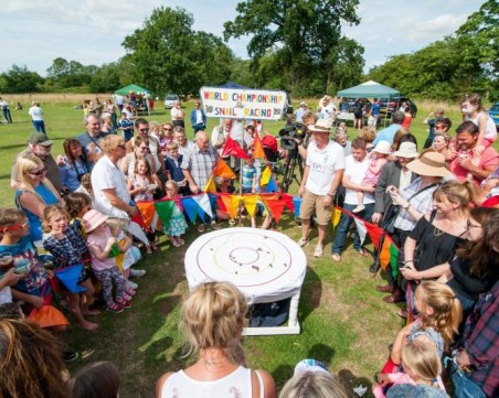 Световното първенство за надбягване с охлюви се завръща