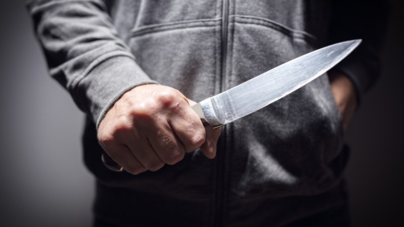 Ученик намушка с нож учител във Великобритания