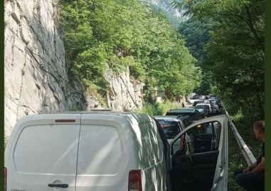 Инцидент край Бачково е затворил пътя Асеновград Смолян предаде Прочетете ощеРазпилян