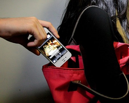 Млад мъж ограби пенсионерка в Пловдив