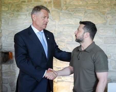 Президентът на Румъния: Подкрепяме опростяване на процедурата за прием на Украйна в НАТО