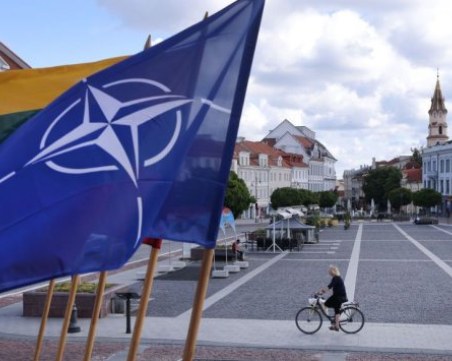 Срещата на върха на НАТО: Засега Украйна няма да получи официална покана за членство