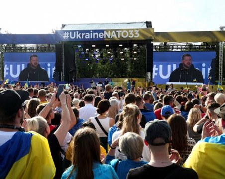 Зеленски: Членството на Украйна ще направи НАТО по-силна