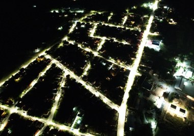 Улиците в село Първенец грейнаха с ново улично осветление Жителите