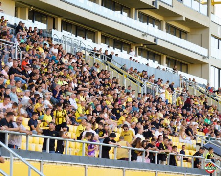 Ботев дари 20 000 лева в помощ на малката Иви