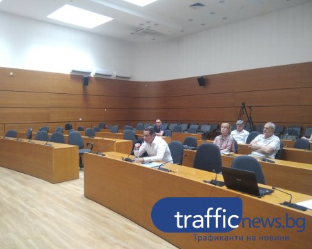 Чонов представи плана за Градска мобилност при мижав интерес