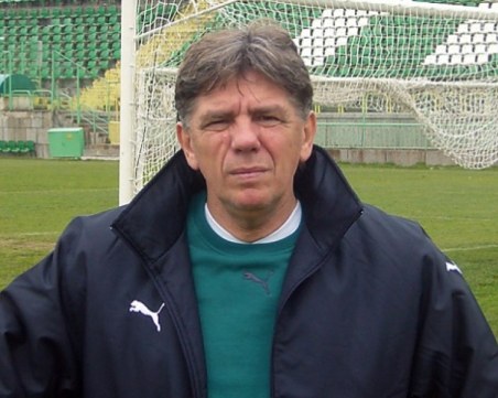 Култов бивш треньор на Локо се завърна в българския футбол