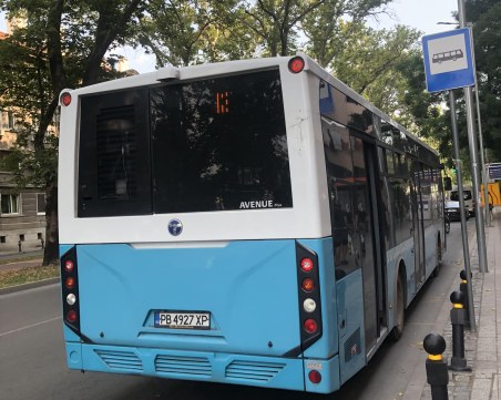 Спор за „служебно място” агресира шофьор на автобус в Пловдив, нападна пътник