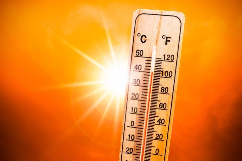 Обявиха оранжев код за опасно горещо време в Пловдив утре.
