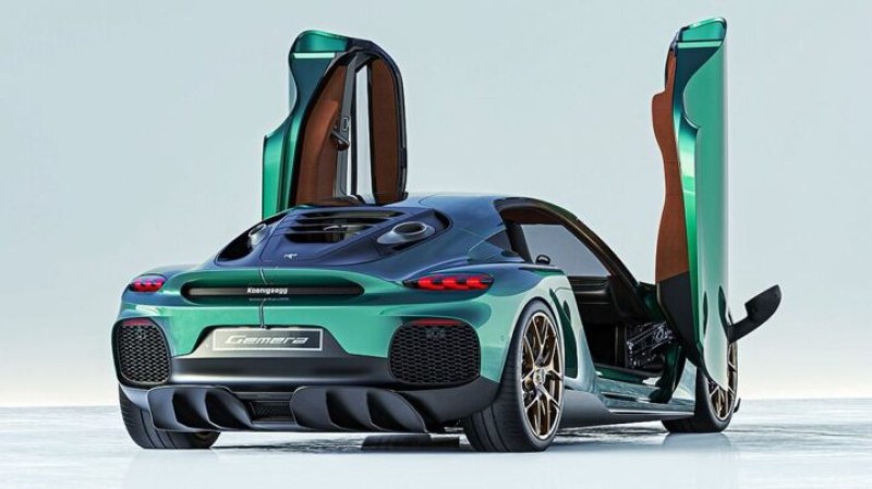 Koenigsegg представи новата Gemera. Под това име през 2020 г.