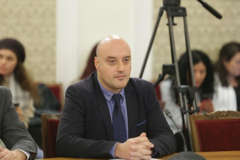 Правосъдният министър: Остава съмнението за избора на Сарафов