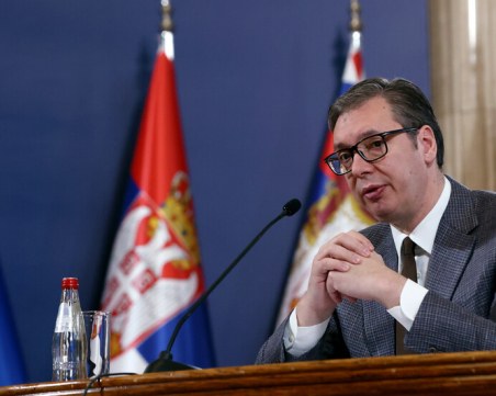 Александър Вучич забрани износа на оръжие и военна техника за месец