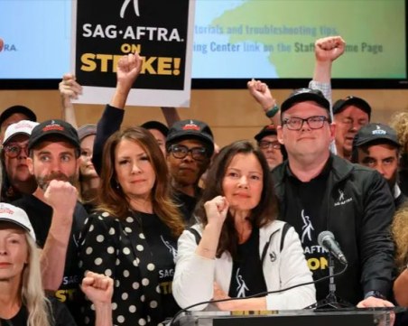 Холивуд спря да работи, започна голям протест